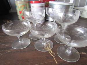 lot 156 image: Wheat desoign clear glasses for wine drinking qty 3 short stem 3 long stem