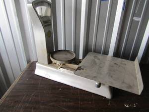 lot 4 image: Exact weight Franklin Electric scale, type 910-1, 25LBS good condition