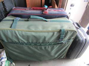 lot 161 image: black samsonite suitcase, green samsonite luggage suitcase, and a blue jordache suitcase