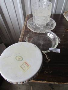 lot 163 image: pie glass dish, a cake plate, 2 plastic footed grape design fruit bowls, grape design plastic platter