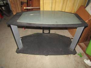 lot 196 image: 2 tier entertainment center has glass shelf 21 x 40 x 22
