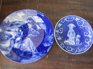 lot 202 image: bless the little children avon 1992 plate, Royal copenhagen mothers day 1971 small plate