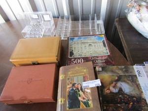 lot 228 image: Used puzzles qty 3, jewelry boxs qty 2, plastic vanity make up organizers qty 2