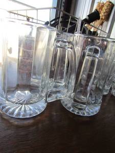 lot 226 image: Drinking glass lot and beer mugs