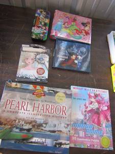 lot 242 image: Kids Disney books qty 5