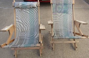 lot 254 image: 2 fold up reclyning outdoor patio chairs, made out of wood