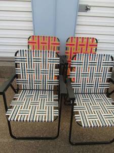 lot 256 image: 4 outdoor folding patio chairs contains sets of 2 total 4 like new condition