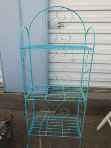 lot 258 image: tiel folding metal bakers rack with 3 shelves