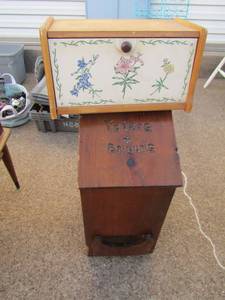 lot 261 image: TATERS  & ONIONS Wooden box with lift top 241214, vintage bread box with pull down front door