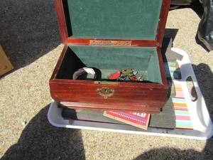 lot 290 image: wooden jewelry box, welcome sign , douible handled trey multi colors