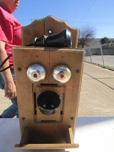 lot 298 image: Vintage wooden wall phone, good condition