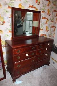 lot 51 image: Solid Mahogany Dresser with mirror - 48.5W x 19D x 35.5H, mirror measures 35.75W x 29.5H, see pictures