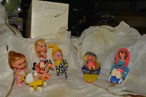lot 71 image: Vintage Kiddles toys - SMALL PARTS, NOT FOR YOUNG KIDS