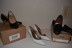 lot 109 image: Black and white dress shoes for women size 7.5 N. See pictures.