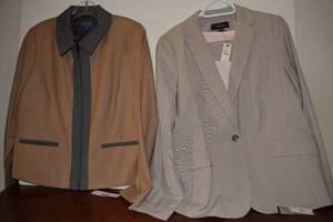 lot 94 image: Womens Clothes size 10 Talbots 3-pc outfit, and Pendleton Brown jacket with zipper