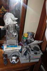 lot 137 image: Silver mesh Desk Organizers, Logitech webcam, USB port, paper clips and more