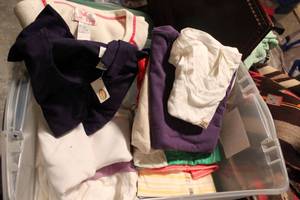 lot 176 image: Womens clothes long and short sleeve tops, used and unused