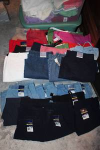 lot 178 image: Womens pants most still have tags size M, see pictures