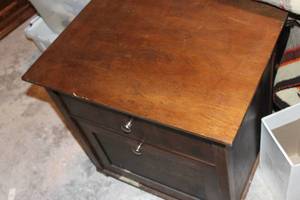 lot 180 image: End table with file drawer