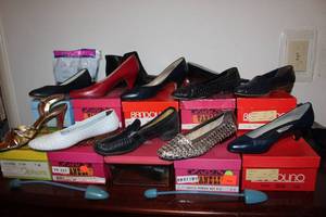 lot 95 image: Womens Shoes size 7-7.5 N - see pictures