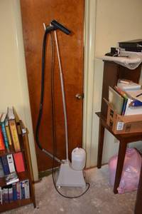 lot 231 image: Vintage Jiffy Steamer on rolling stand