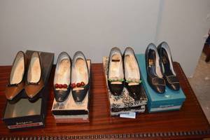 lot 212 image: Womens vintage shoes size 7 N - includes ones with white and red rosebuds