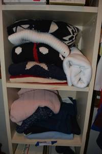lot 217 image: Womens clothes - Sweaters