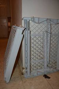 lot 226 image: Doorway gates