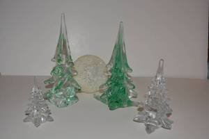 lot 250 image: Murano Green glass trees and clear glass trees plus white glitter ball
