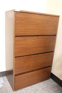 lot 91 image: 4-Drawer wooden file cabinet - 36x21x57.5
