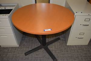 lot 165 image: 3 ft. Round Table with cast iron base