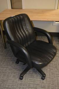 lot 168 image: Black rolling office chair by Global Upholstery