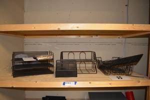 lot 175 image: Mesh and wire desk organizers and keyboard