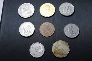 lot 94 image: Coins Foreign currency, see pictures