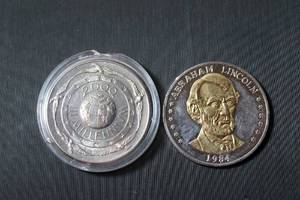 lot 95 image: Coins Collector Coins - 2000 Millennium and Ab. Lincoln 1984 175th anniversary