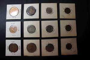 lot 99 image: Coins Foreign currency, see pictures