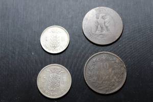 lot 106 image: Coins Foreign currency, see pictures