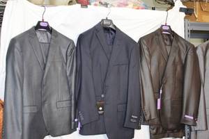 lot 47 image: Mens Clothes, see pictures  Fabio Fabrinni 3-piece suit, DeZilino 36R, Fabio Fabrinni 36R