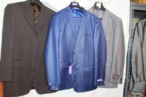 lot 49 image: Mens Clothes, see pictures  Fabio Fabrinni 42L Royal Blue, Steve Harvey Brown jacket, Gulliano Couture 42L