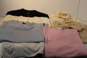lot 154 image: Womens clothes size M, see pictures  Sweaters and cardigans