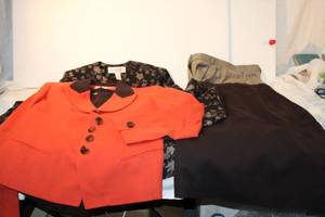 lot 158 image: Womens clothes size 6  Christian Dior, Jones New York, Talbots Pant