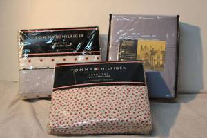 lot 161 image: Tommy Hilfiger and Sterling Manor Sheet sets Twin Extra long