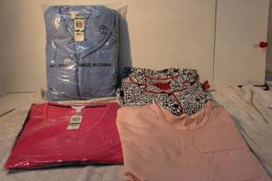 lot 180 image: Womens pajamassleepwear size L, see pictures