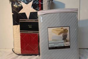 lot 183 image: Tommy Hilfiger Twin Quilt, and Egyptian Cotton blanket Twin size SIP