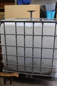 lot 4 image: IBC tank - used but has been washed out