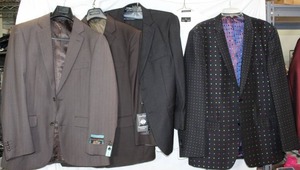 lot 43 image: Mens suits Gulliano Couture 38R, Angelo Rossi, DeZilino, Stacy Adams white shirt, Multi-colored dot jacket L