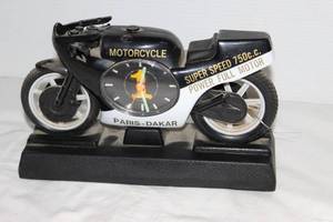lot 8 image: Dakar Speed Motorcycle Clock