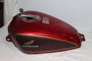 lot 7 image: Vintage 1980 Honda CX500 Custom Motorcycle Fuel Tank