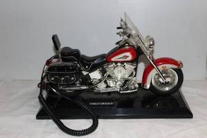lot 12 image: Vintage Harley Davidson Motorcycle Telephone
