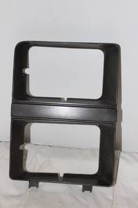 lot 29 image: GM Headlight Bezel
